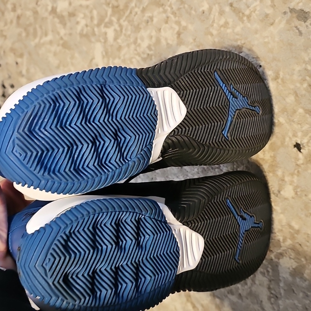 Jordan Stay Loyal Basketball Shoes - Picture 4 of 4